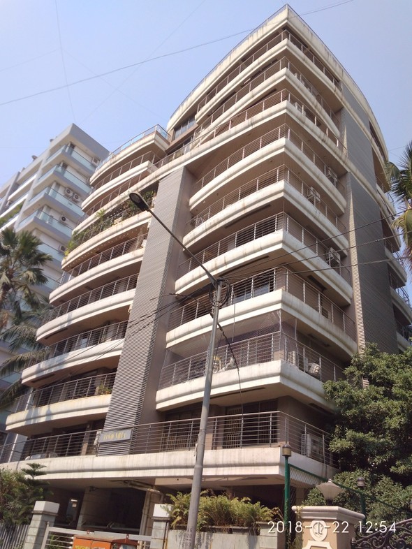 Main - Lewis Villa, Santacruz West